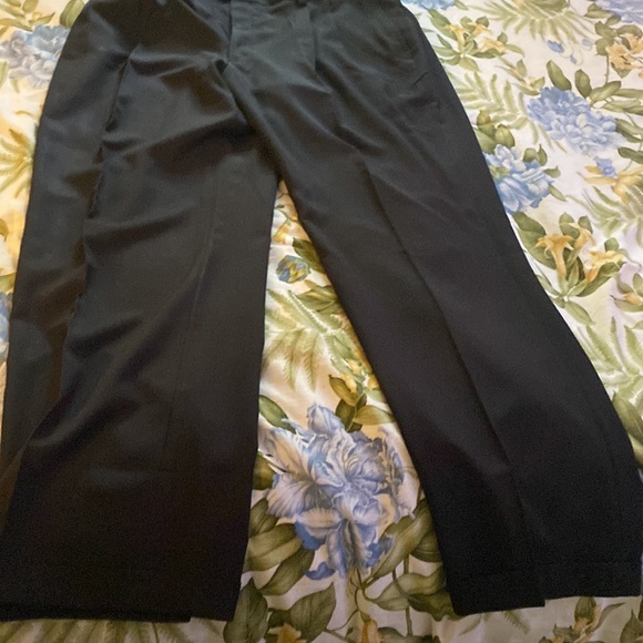 Haggar dress slacks used in good condition - Picture 2 of 6